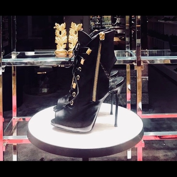 giuseppe zanotti • NEW • cut-out peep toe booties - Picture 6 of 10